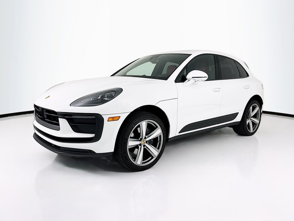 2025 Porsche Macan's photo