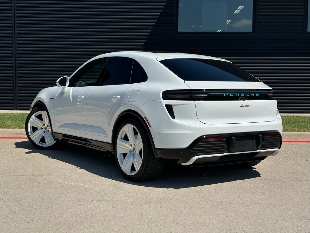 2025 Porsche Macan Turbo Electric photo 3