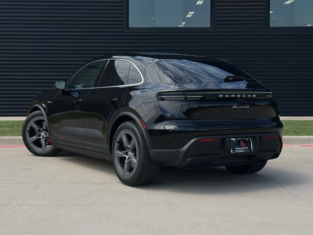 2025 Porsche Macan Electric photo 3