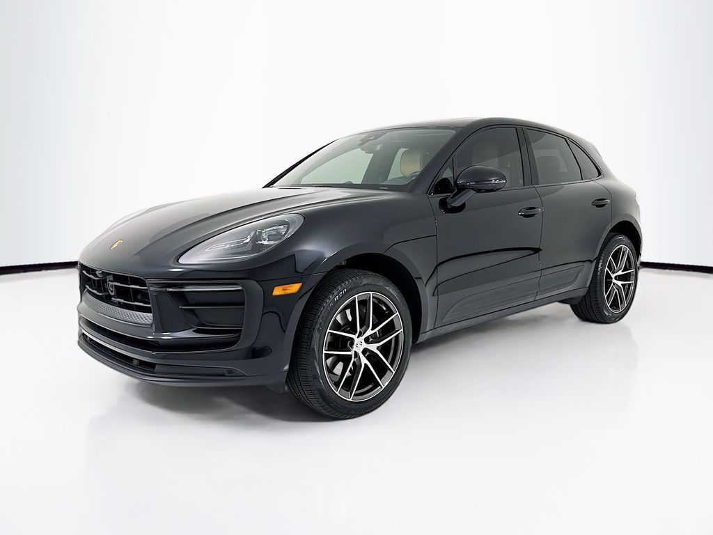 2025 Porsche Macan's photo