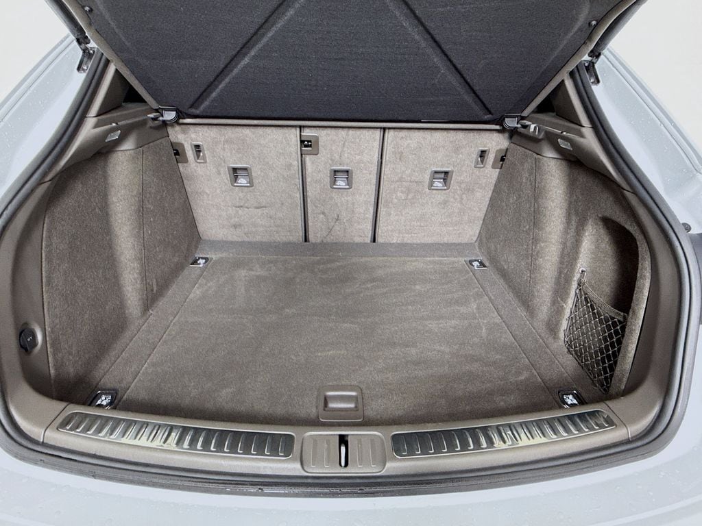 2023 Porsche Macan T - Photo 29