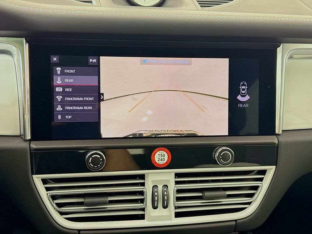 2026 Porsche Macan GTS - Photo 20