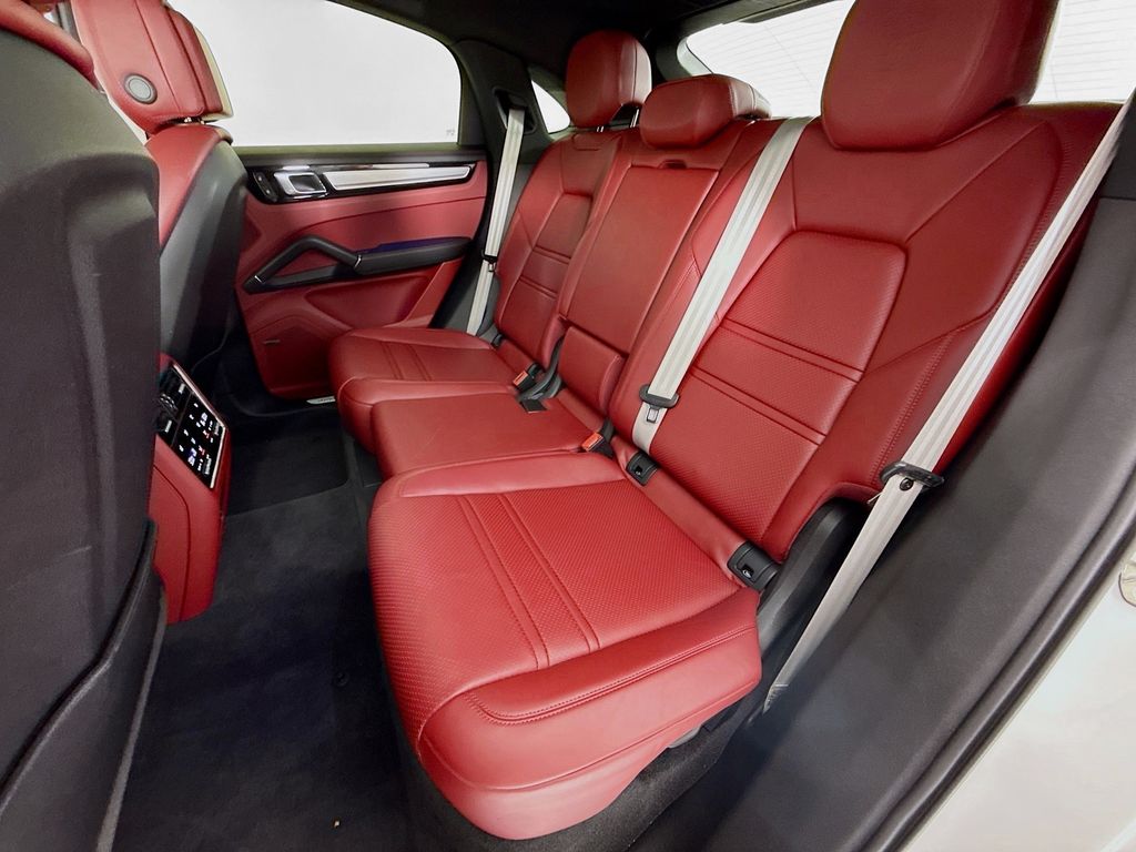 2023 Porsche Cayenne Coup Platinum Edition - Photo 25