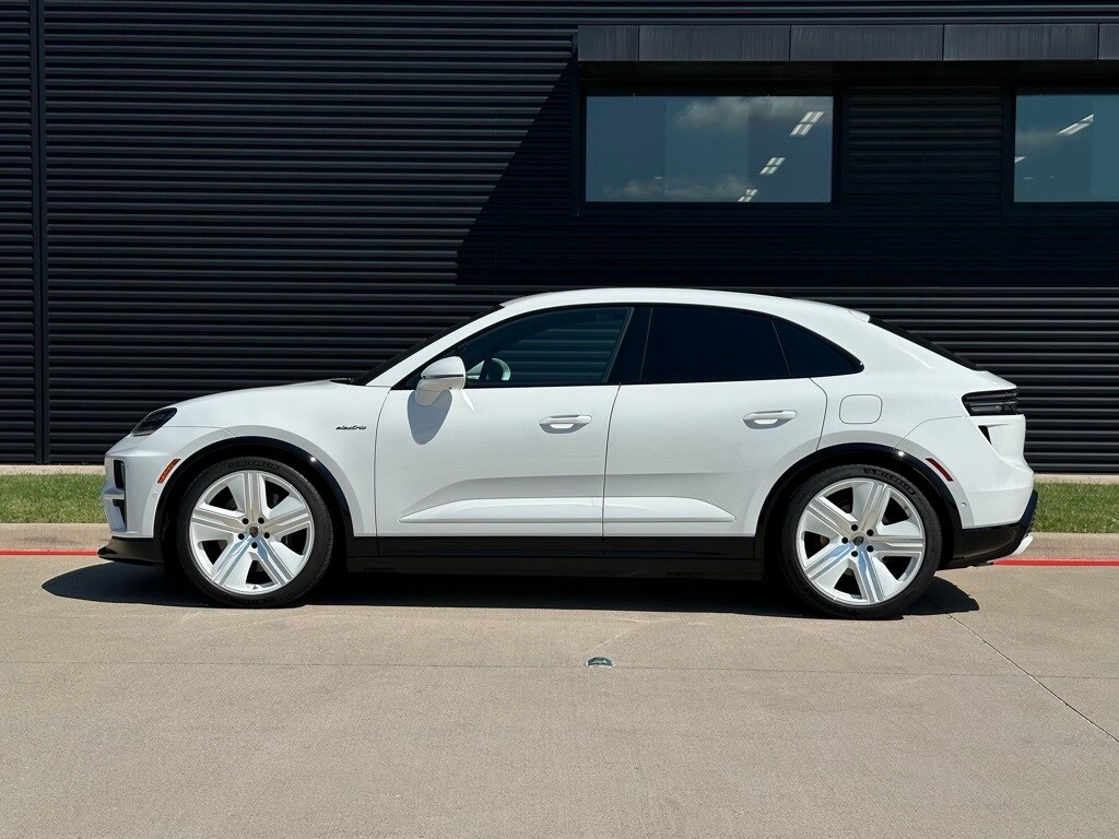 2025 Porsche Macan Turbo Electric photo 2