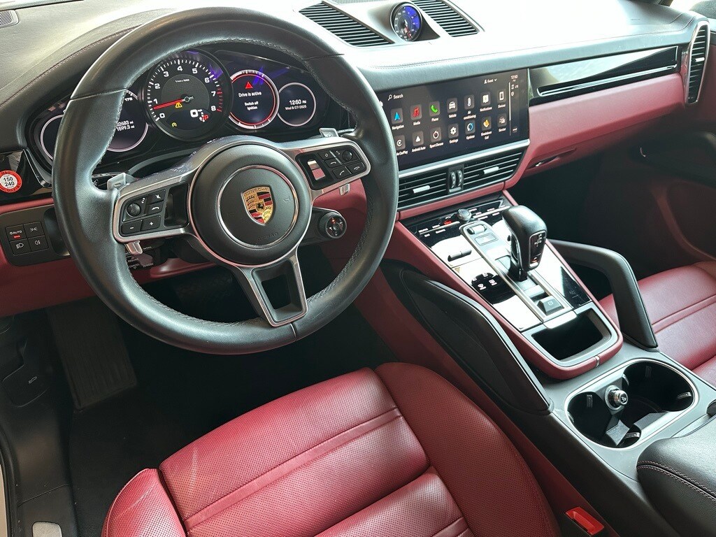 2022 Porsche Cayenne Coupe photo 3