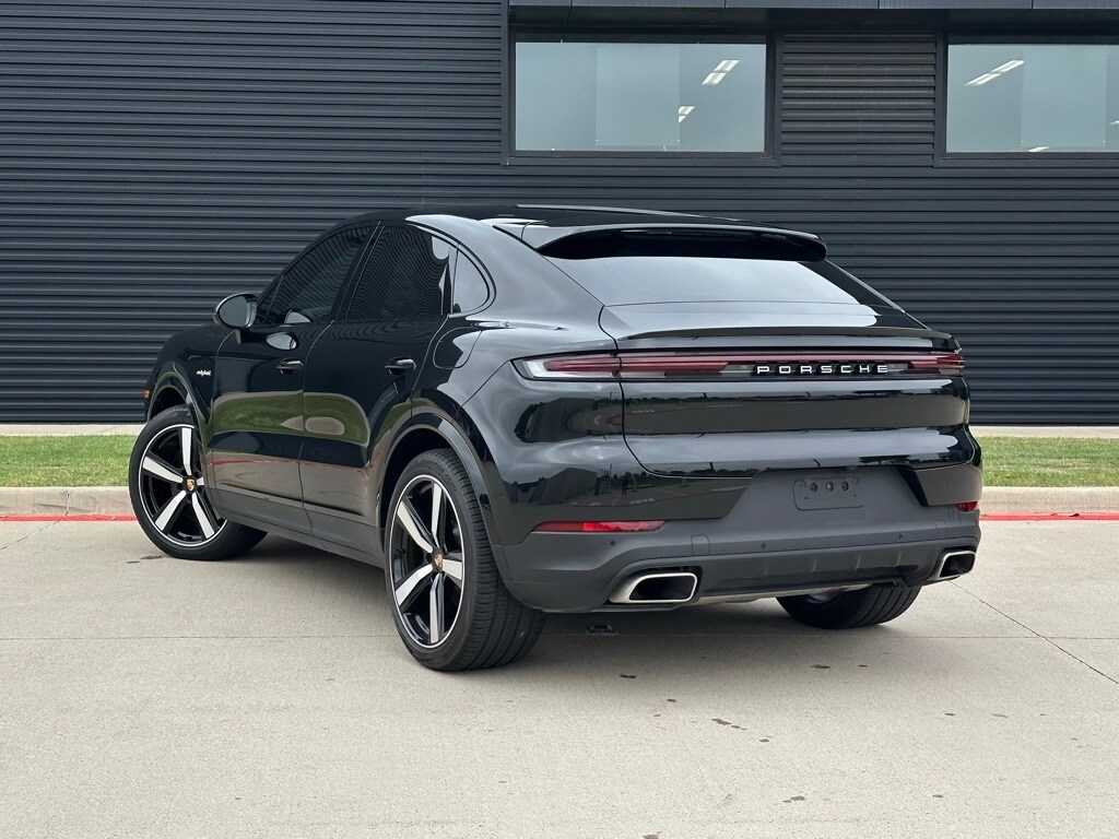 2024 Porsche Cayenne E-Hybrid Coupe photo 3