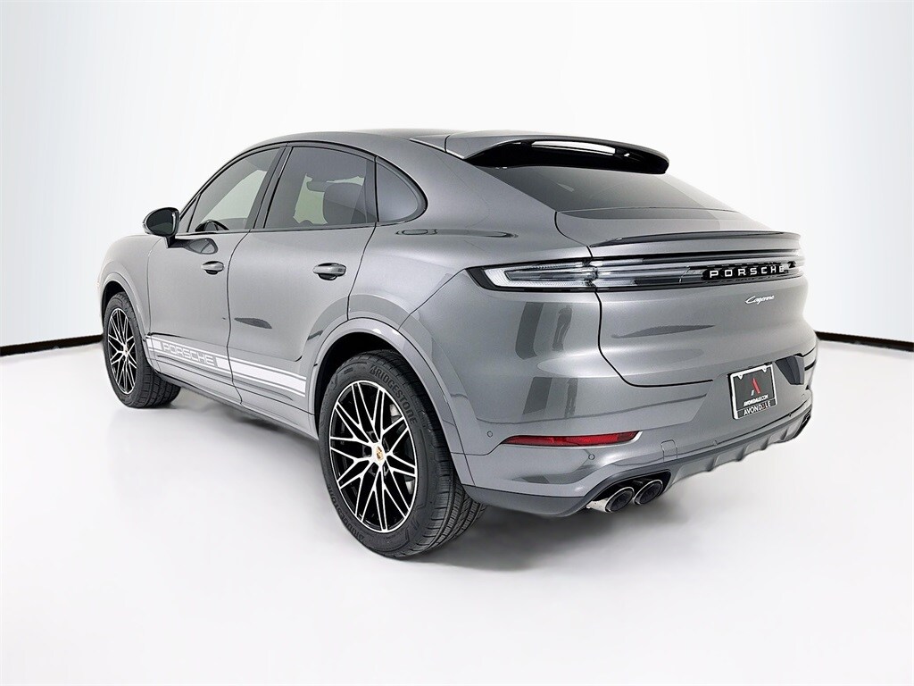 2026 Porsche Cayenne Coupe photo 3