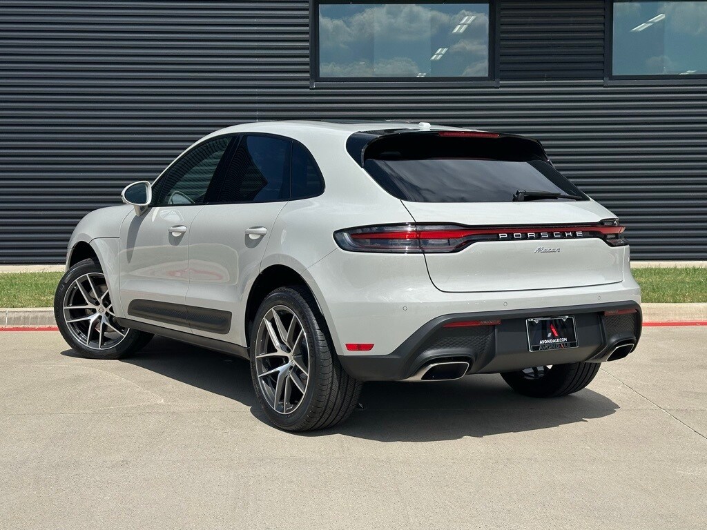 2026 Porsche Macan T photo 3