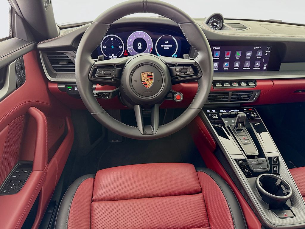 2025 Porsche 911 - Photo 25