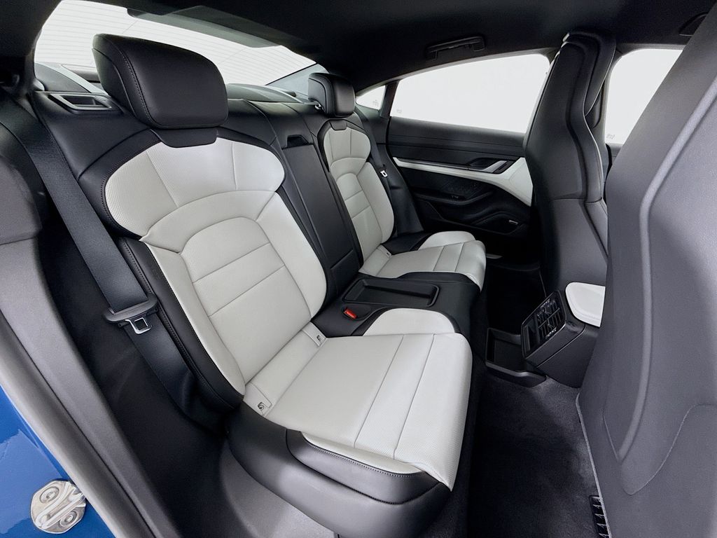 2026 Porsche Taycan Base - Photo 28