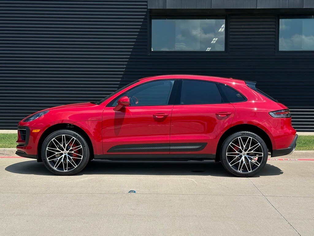 2025 Porsche Macan S photo 2