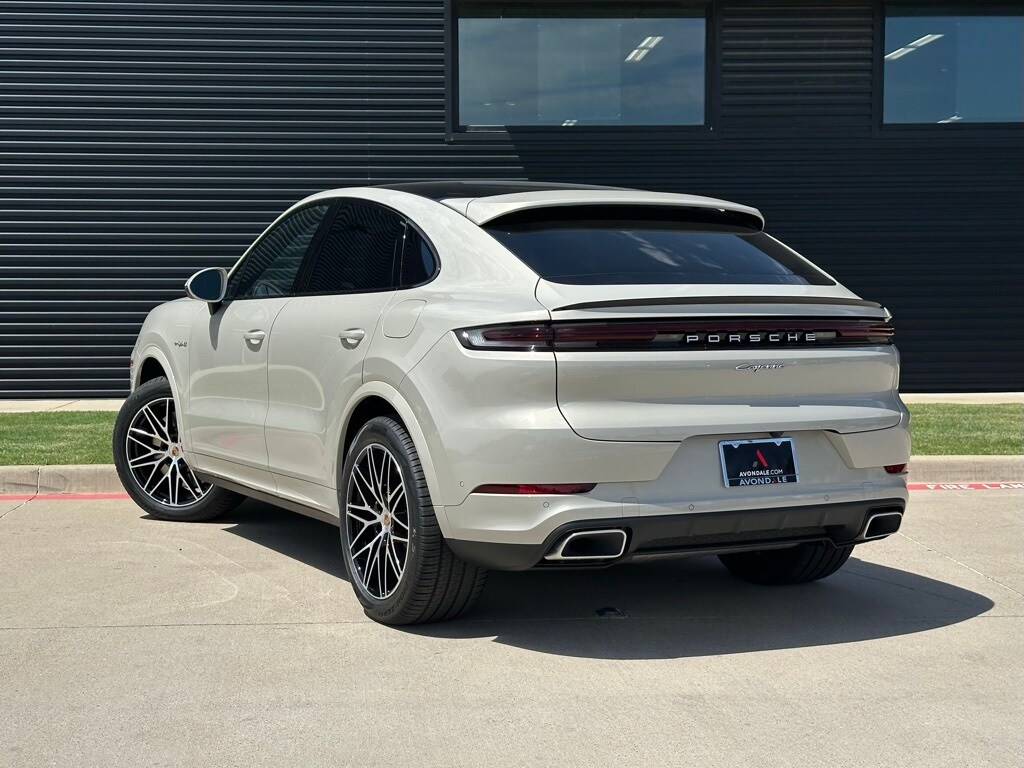2025 Porsche Cayenne E-Hybrid Coupe photo 3