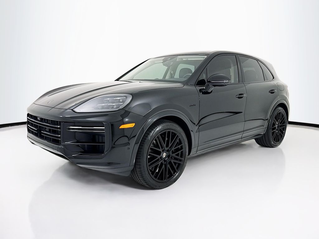2026 Porsche Cayenne Turbo E-Hybrid's photo