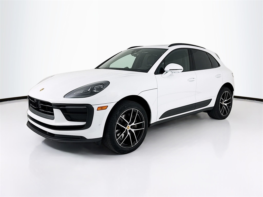 2023 Porsche Macan Base's photo