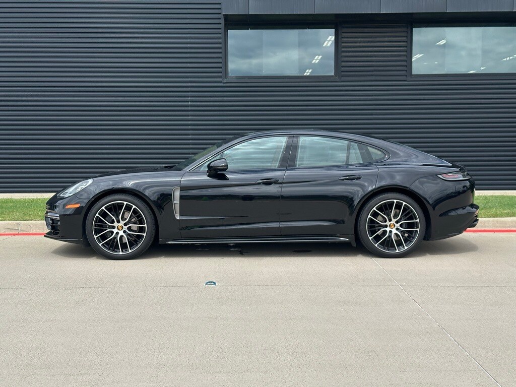 2023 Porsche Panamera 4 Platinum photo 2