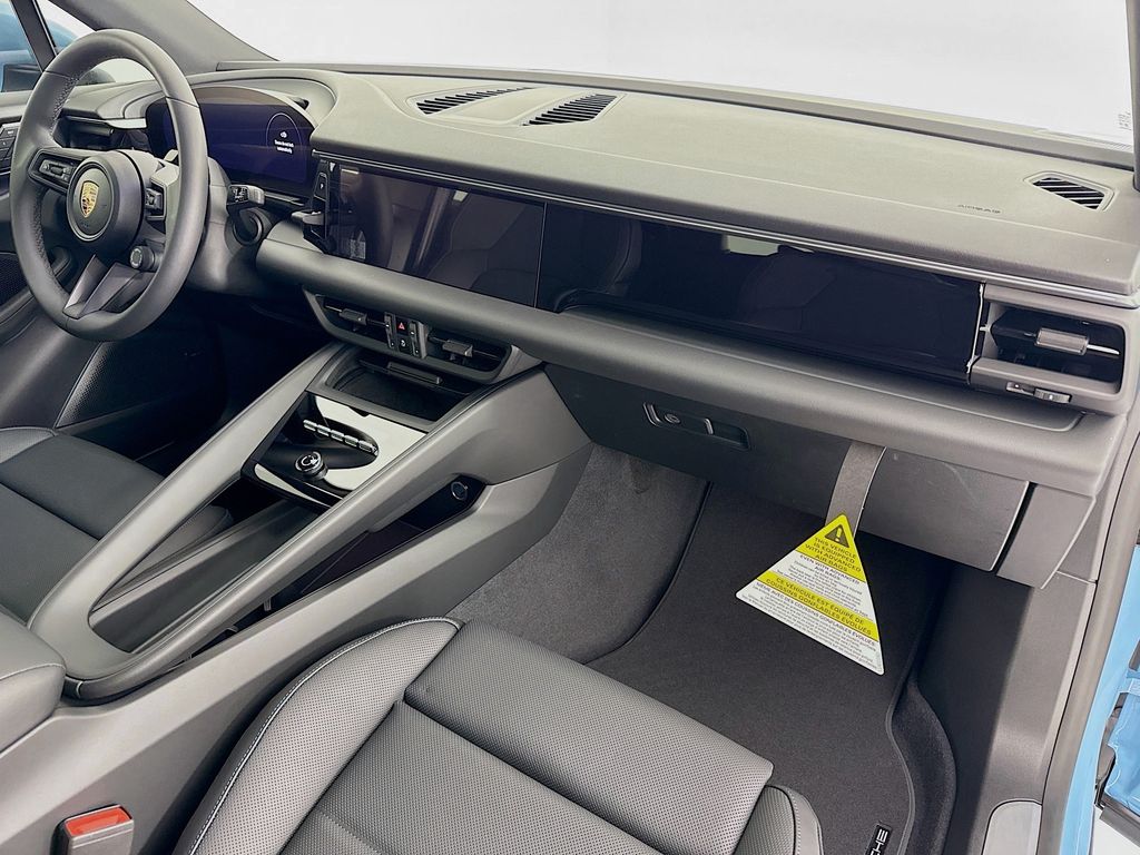 2026 Porsche Macan Base - Photo 32