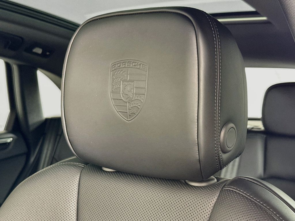 2026 Porsche Macan S - Photo 14