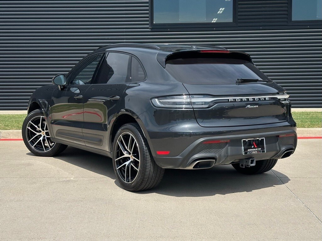2024 Porsche Macan T photo 2