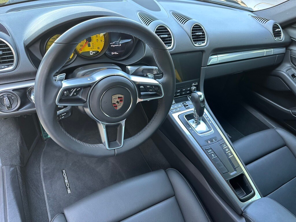 2025 Porsche Cayman S photo 4