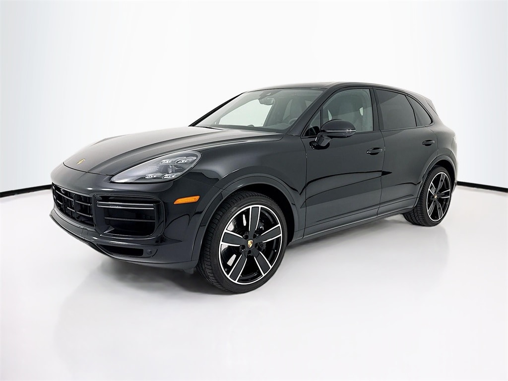 2023 Porsche Cayenne Turbo's photo