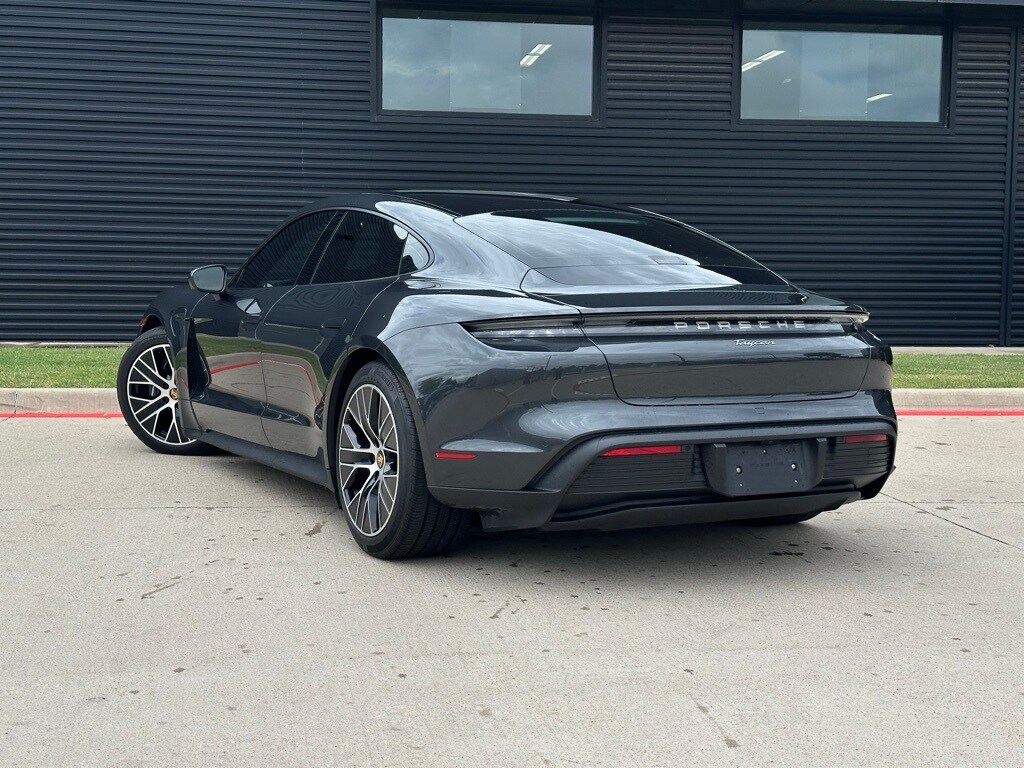 2024 Porsche Taycan photo 3
