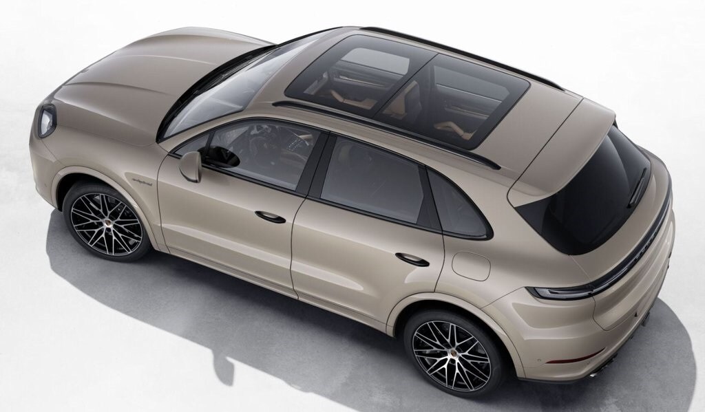 2026 Porsche Cayenne E-Hybrid photo 3