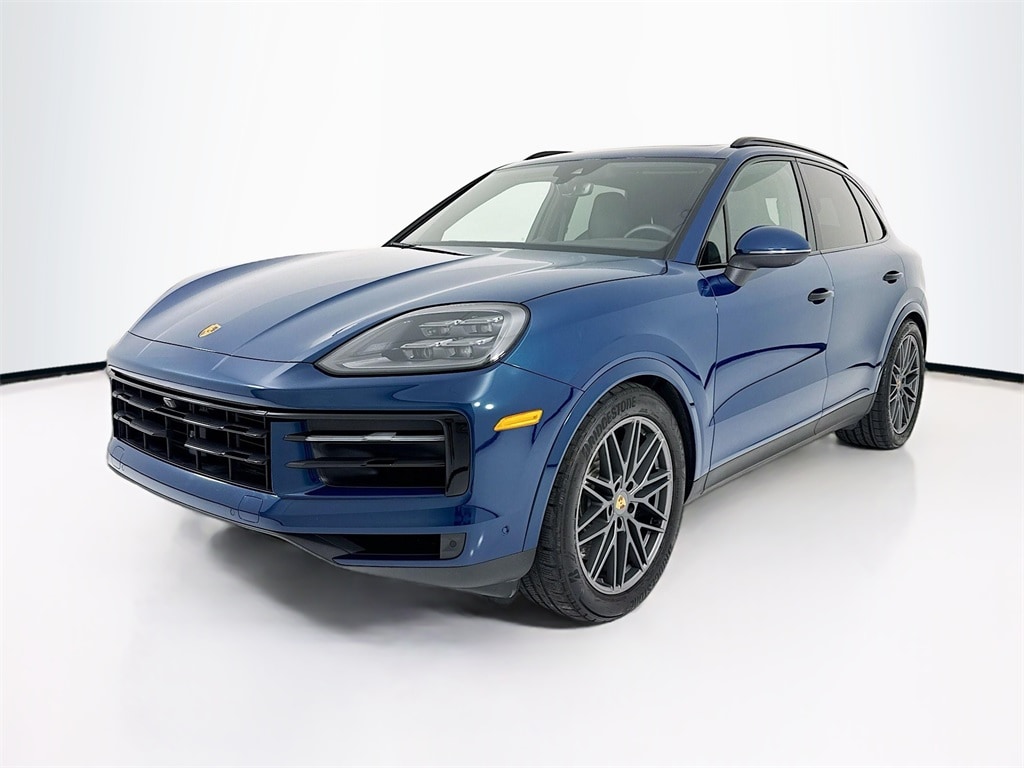 2024 Porsche Cayenne S's photo