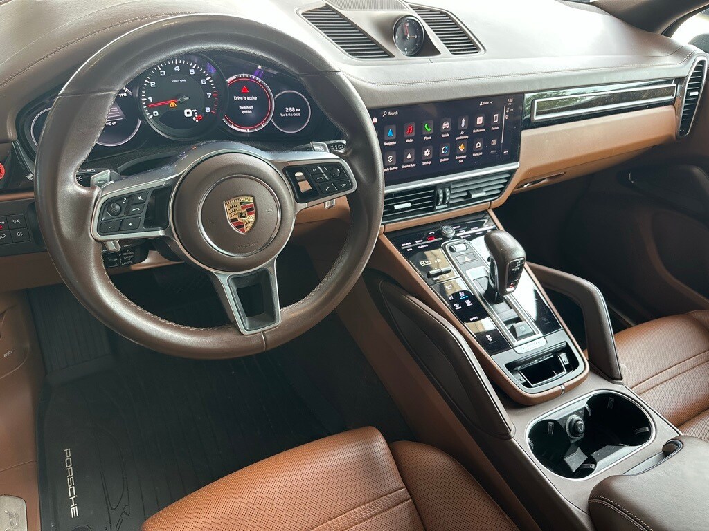2022 Porsche Cayenne Platinum Edition photo 4
