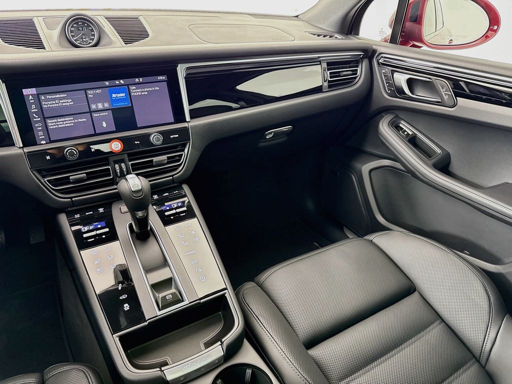 2026 Porsche Macan S - Photo 27