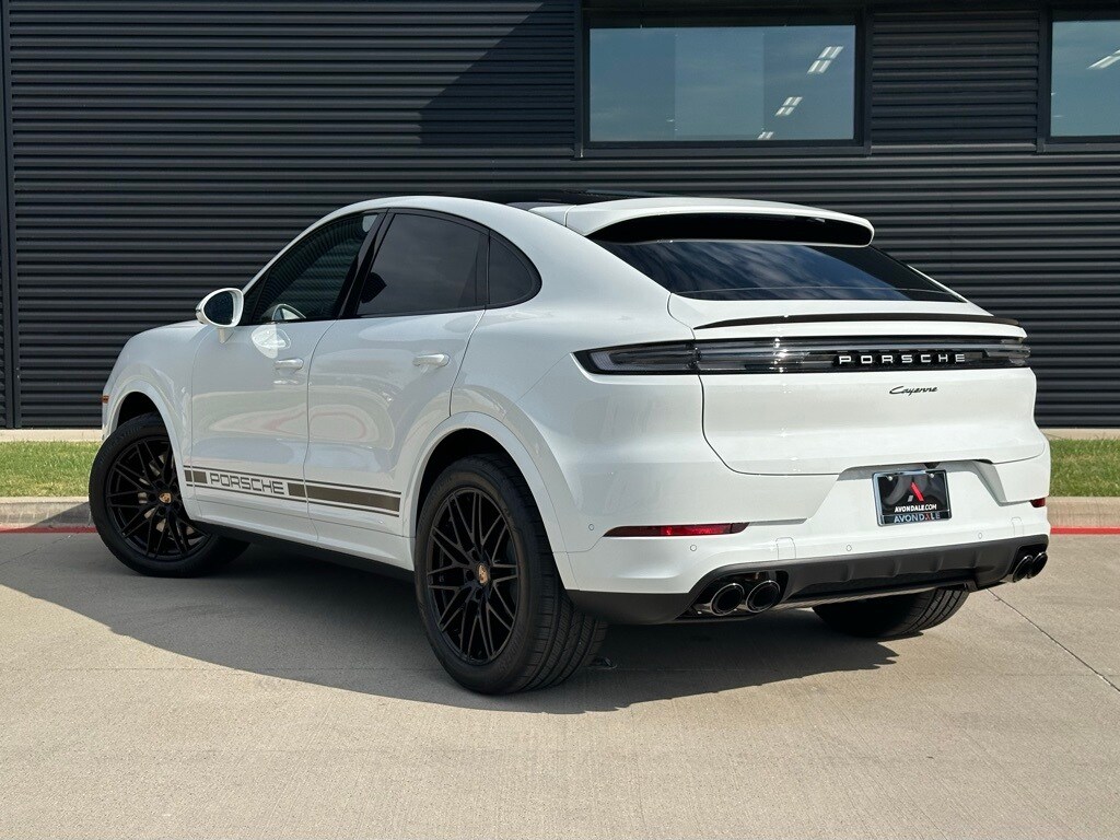 2026 Porsche Cayenne Coupe photo 3