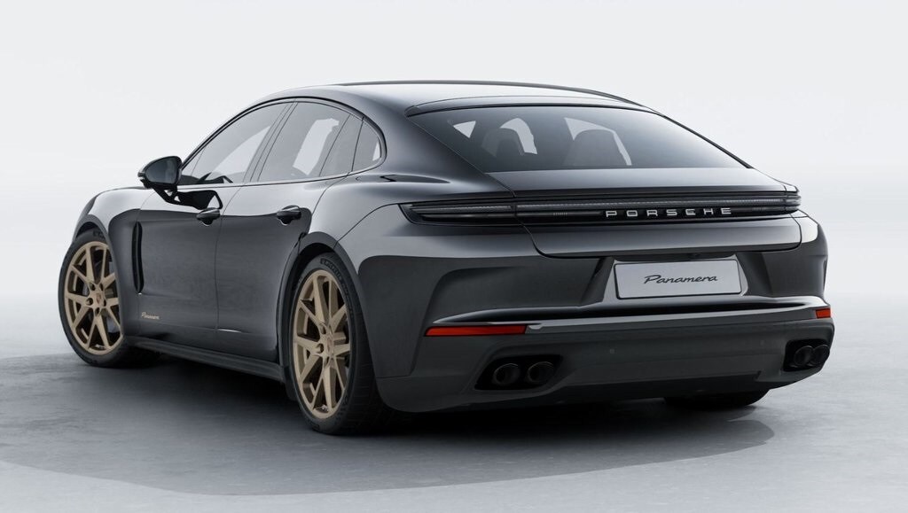 2026 Porsche Panamera 4 photo 2