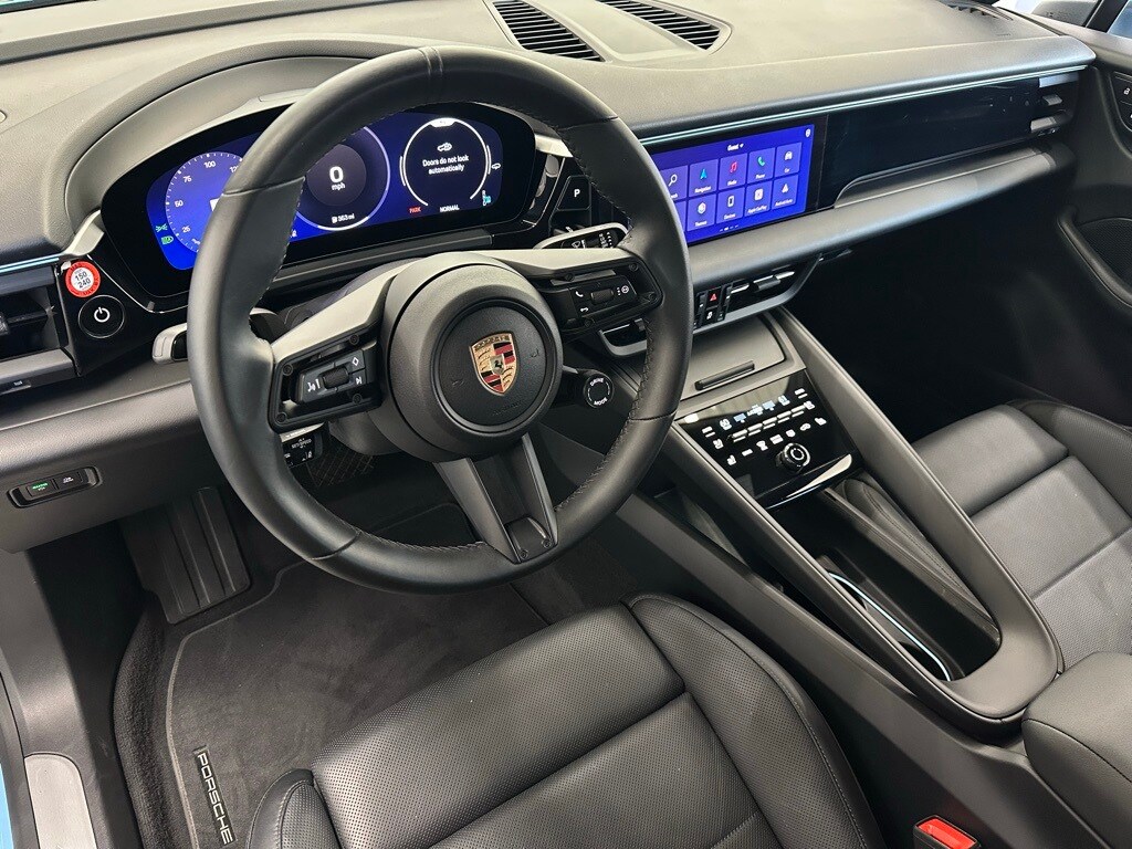 2024 Porsche Macan Electric 4 photo 4