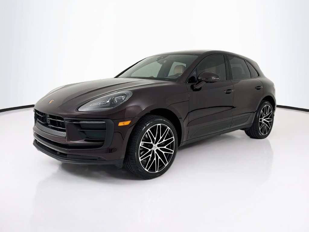 2025 Porsche Macan Base