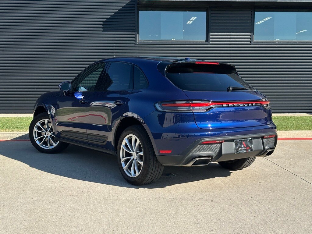 2025 Porsche Macan T photo 3