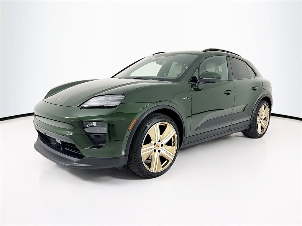 2025 Porsche Macan Base's photo