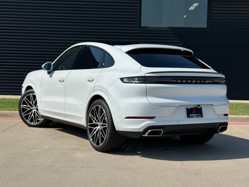2025 Porsche Cayenne Coupe photo 3
