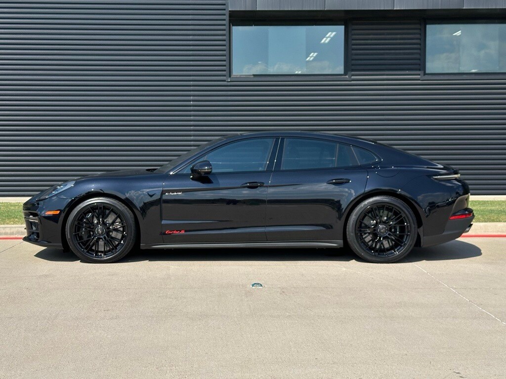 2026 Porsche Panamera E-Hybrid Turbo S photo 2