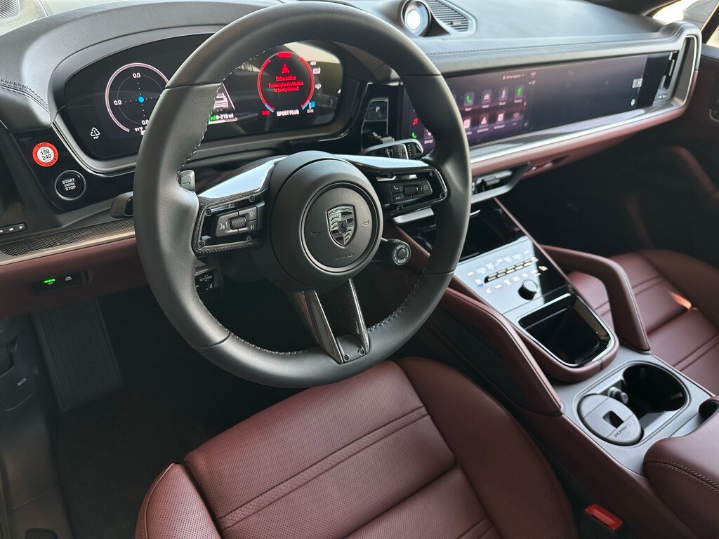 2026 Porsche Cayenne Turbo E-Hybrid Coupe photo 4
