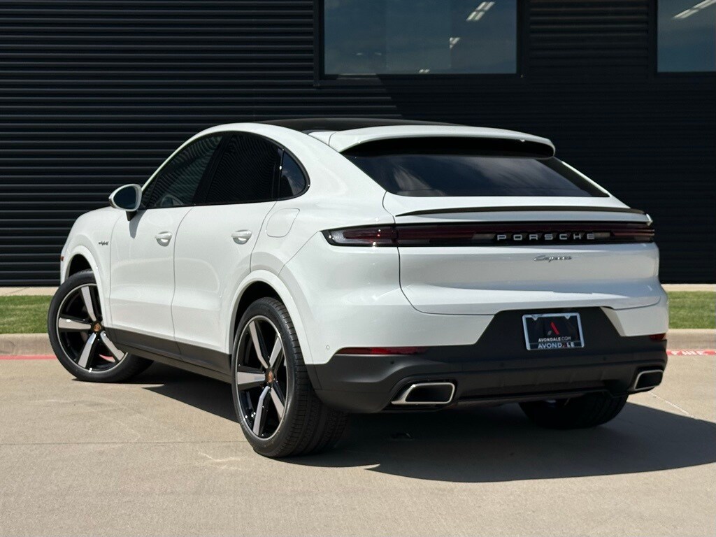 2025 Porsche Cayenne E-Hybrid Coupe photo 3