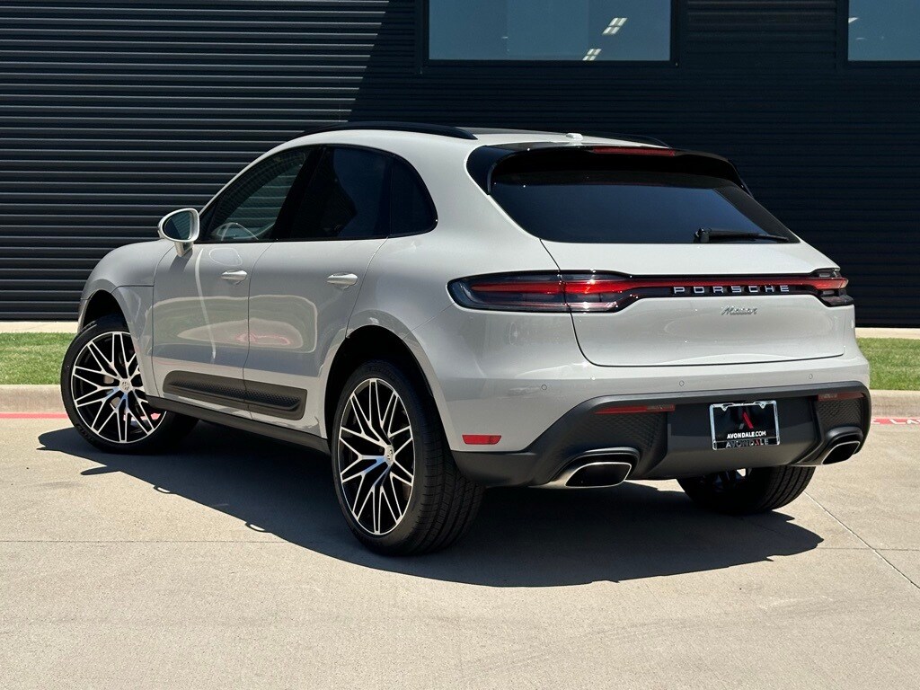 2025 Porsche Macan S photo 3