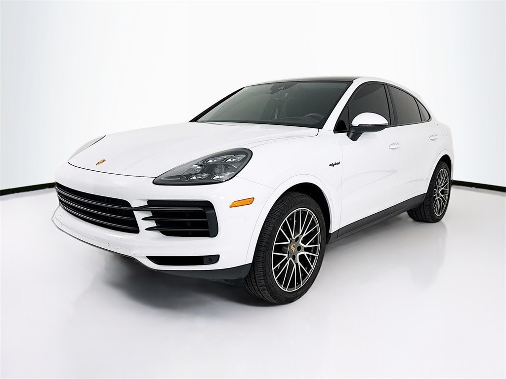 2022 Porsche Cayenne Coup Platinum Edition's photo