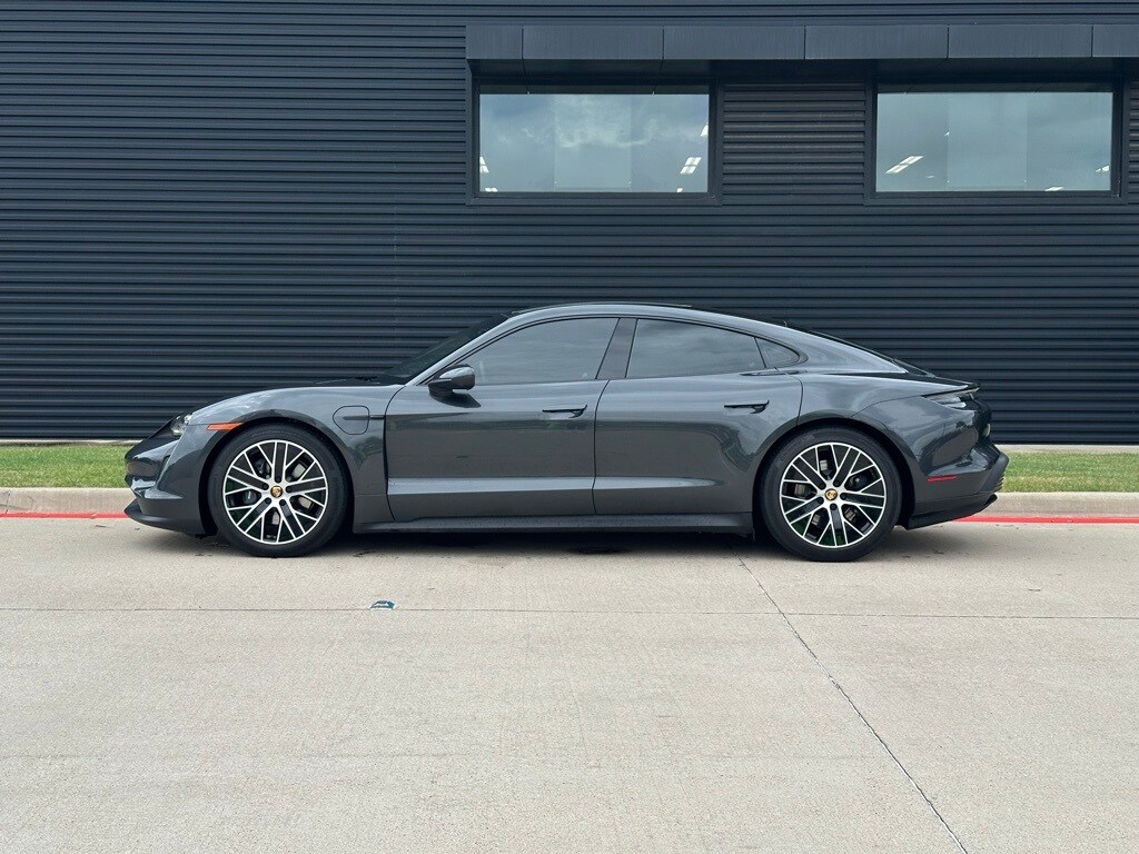 2024 Porsche Taycan photo 2