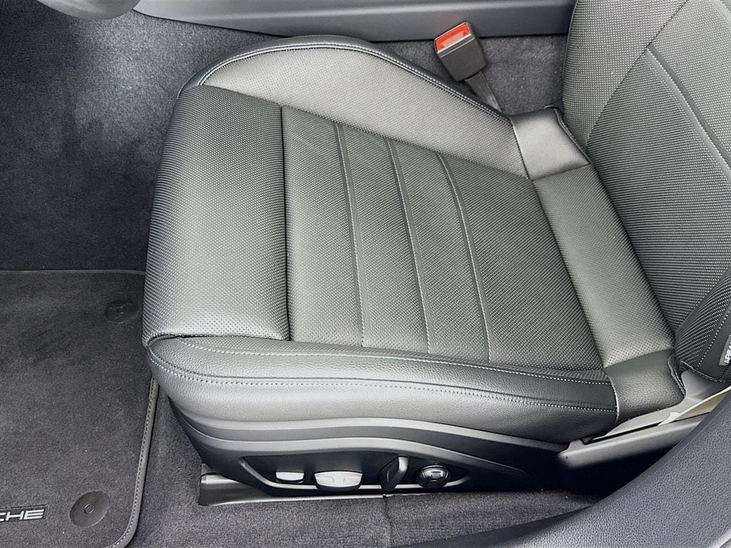 2025 Porsche Panamera Base - Photo 13