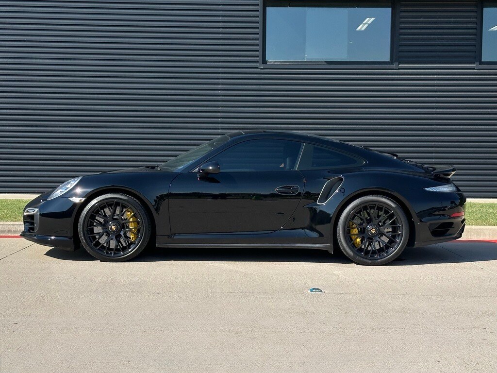 2014 Porsche 911 Turbo S photo 2