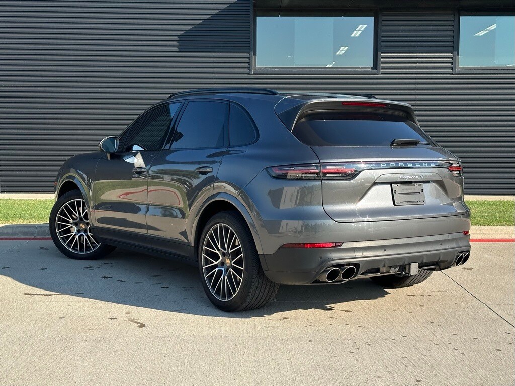 2023 Porsche Cayenne S Platinum Edition photo 3