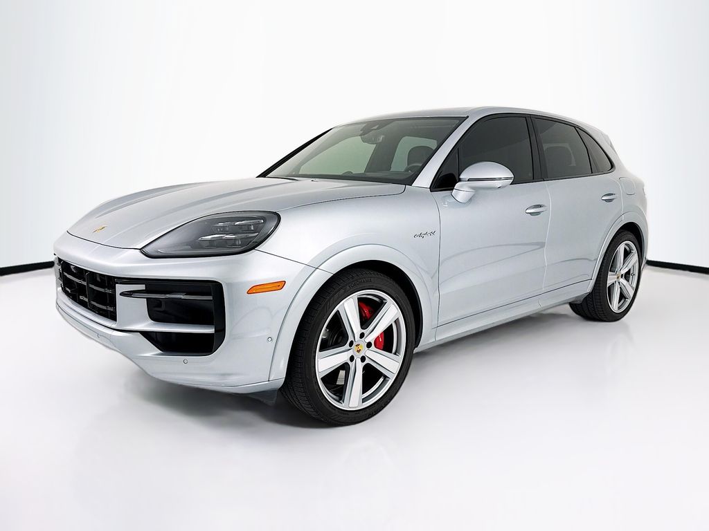 2024 Porsche Cayenne S E-Hybrid's photo