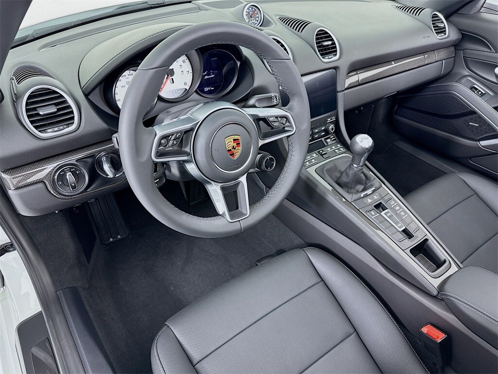 2025 Porsche Boxster photo 4