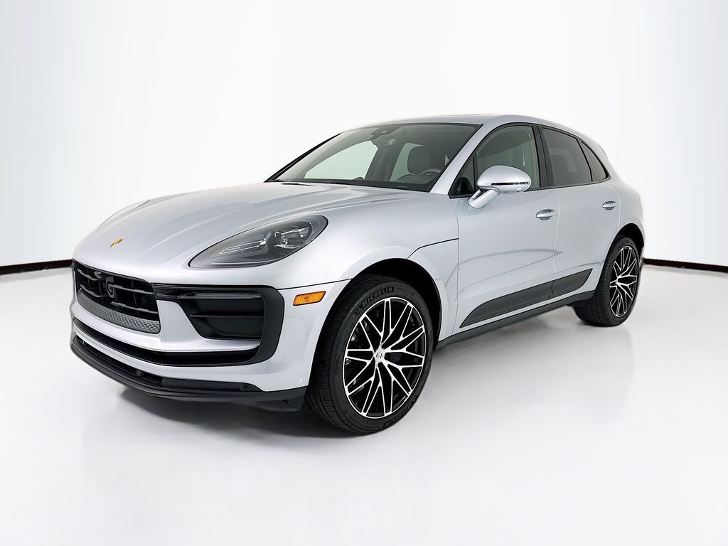 2025 Porsche Macan's photo