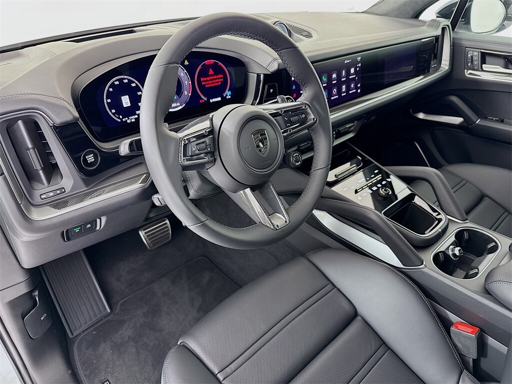 Used 2025 Porsche Cayenne Turbo E-Hybrid Turbo SUV