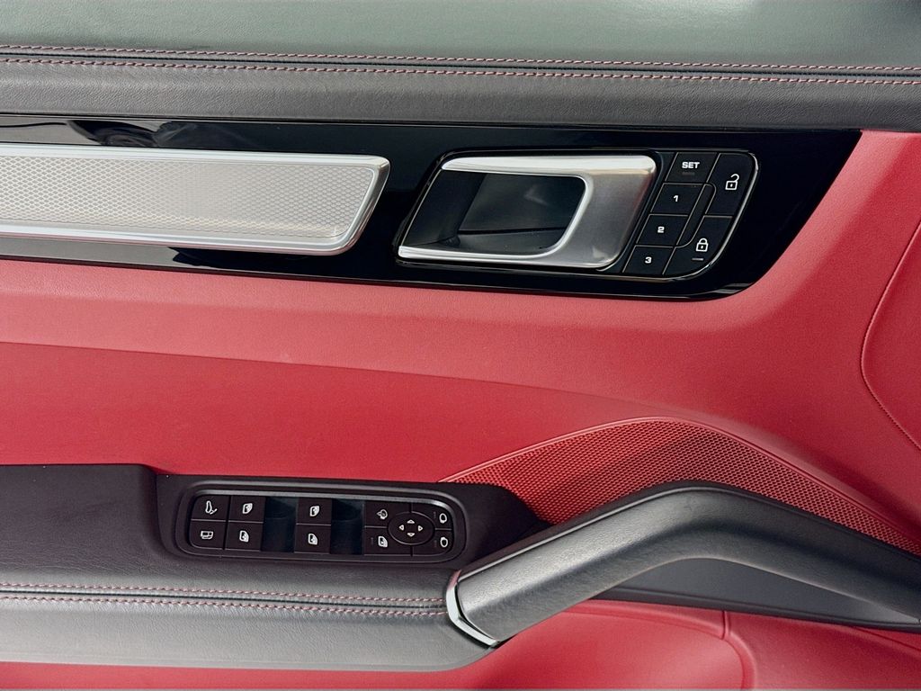 2023 Porsche Cayenne Coup Platinum Edition - Photo 11